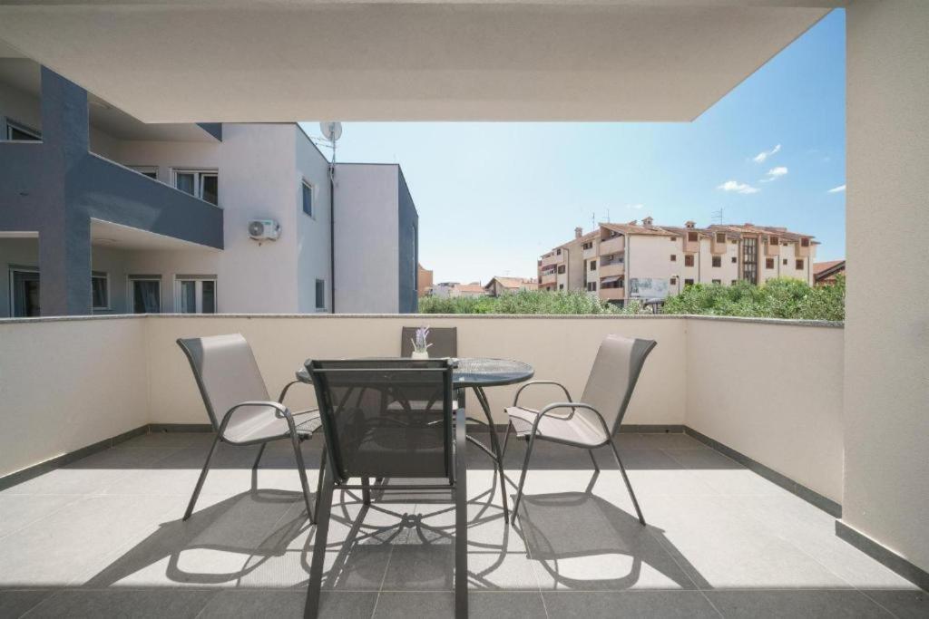 Apartments Dobrenic ヴォディツェ エクステリア 写真