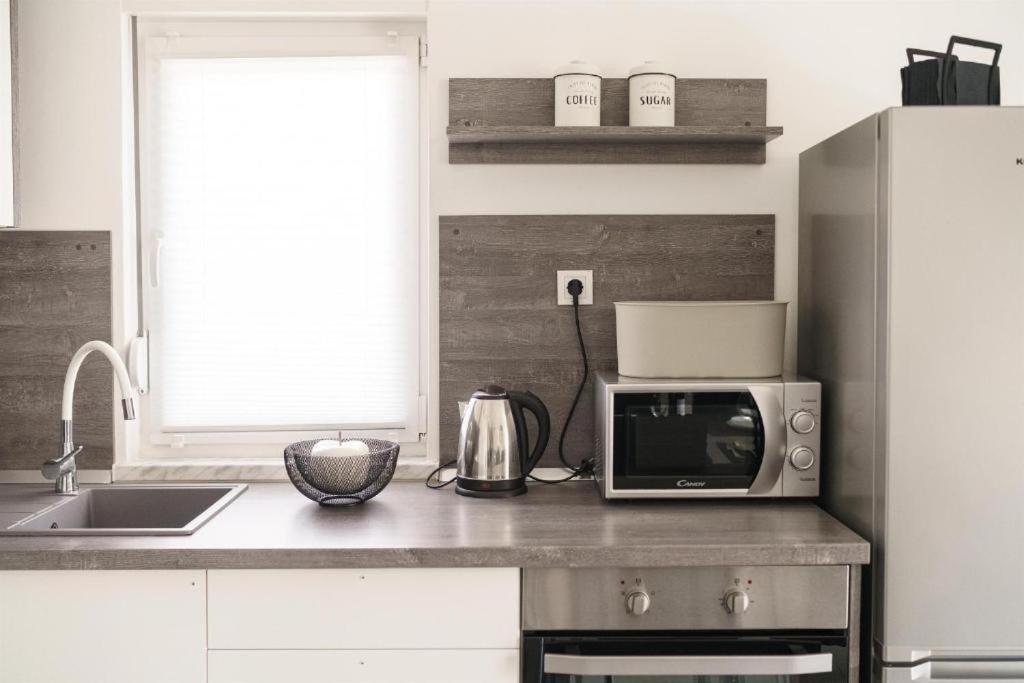 Apartments Dobrenic ヴォディツェ エクステリア 写真