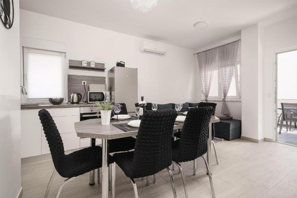 Apartments Dobrenic ヴォディツェ エクステリア 写真